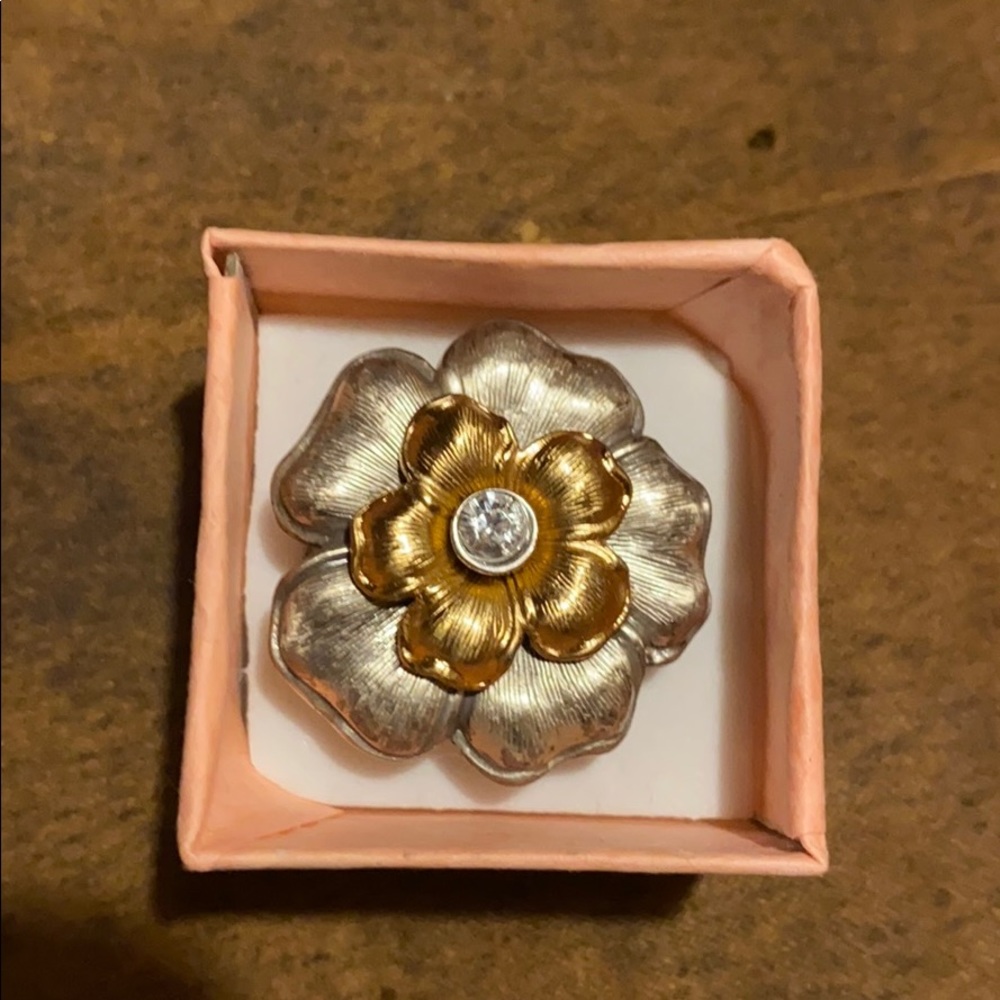 Brighton flower ring